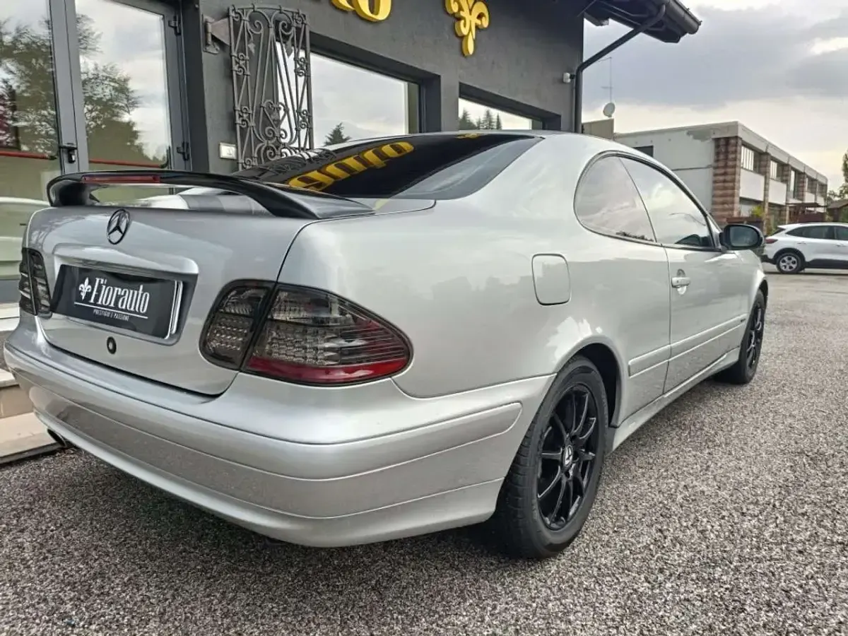 Usata Mercedes CLK230 Avantgarde 193 CV (141 kW) 2000 Argento Coupé