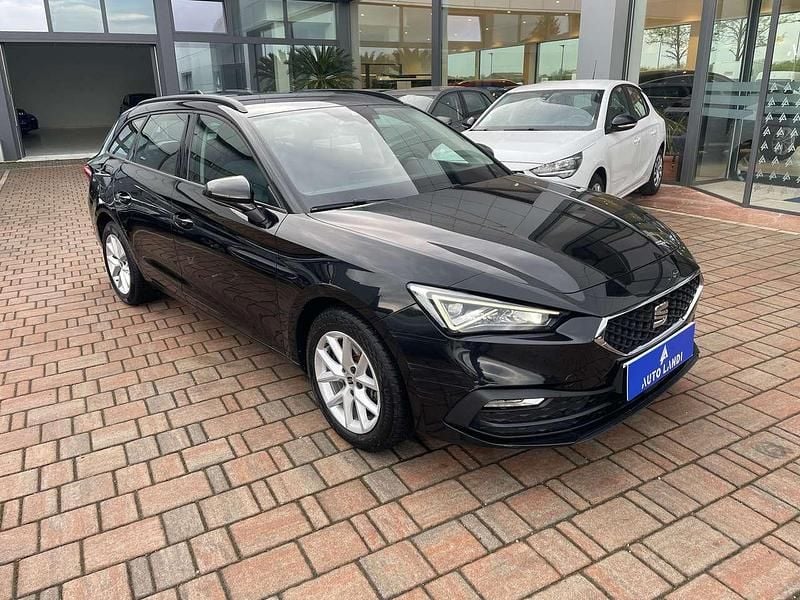 Käytetty Seat Leon Business 150 HP (110 kW) 2022 Musta Farmari