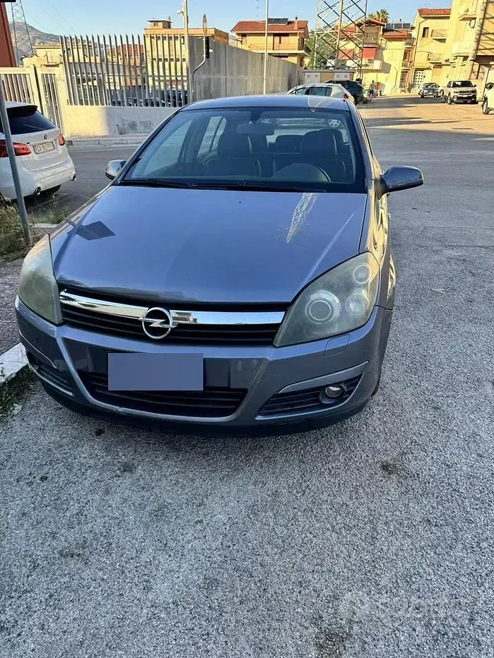Usata Opel Astra Cosmo 101 CV (74 kW) 2005 Grigio Berlina