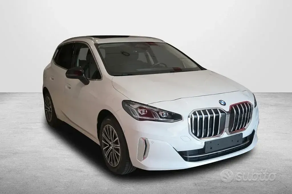 Usata BMW 218 Active Tourer Performance 150 CV (110 kW) 2022 Bianco Monovolume