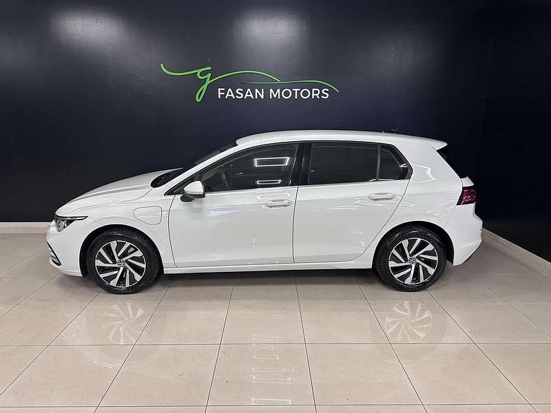 Usata VW Golf VIII Style 150 CV (110 kW) 2021 Pure white Berlina