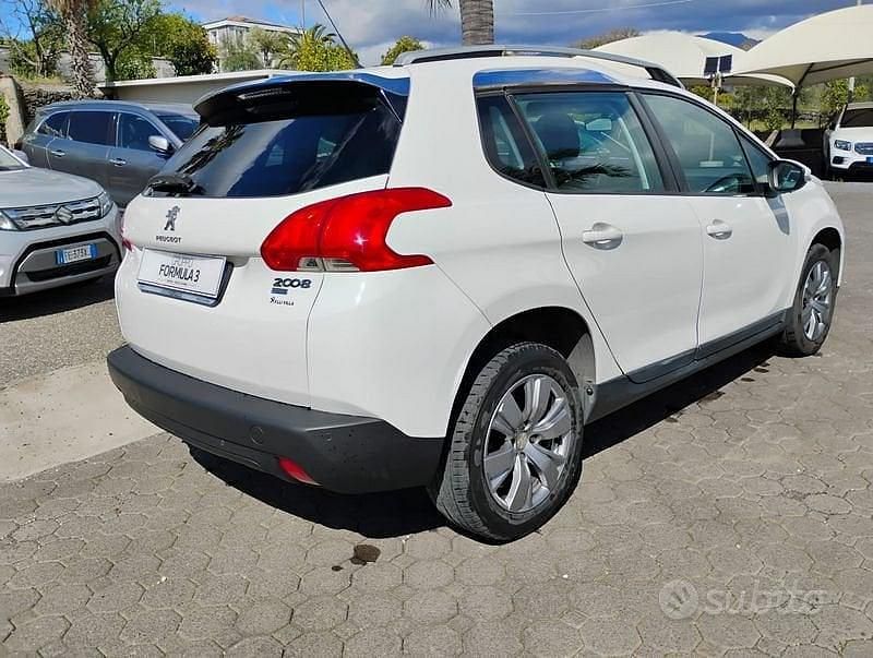 Usata Peugeot 2008 Allure 92 CV (67 kW) 2014 Bianco SUV