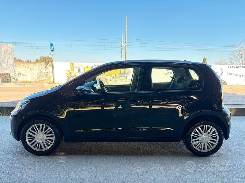 Usata VW up! Move 65 CV (47 kW) 2021 Nero Utilitaria