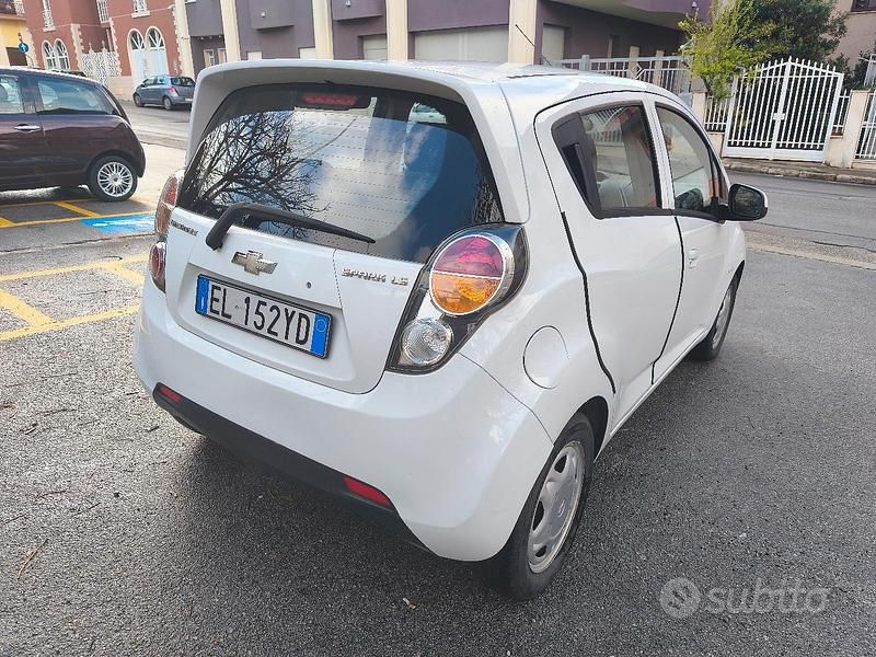 Usata Chevrolet Spark LS 68 CV (50 kW) 2012 Bianco Utilitaria