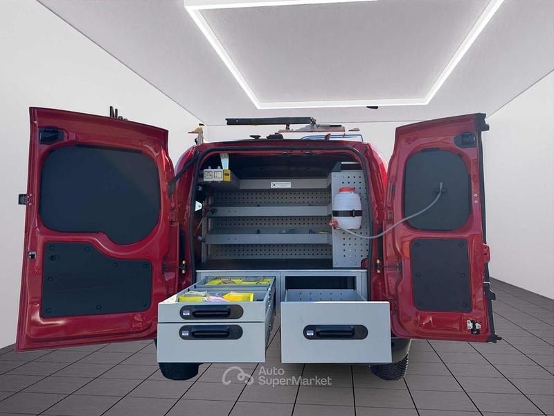 Usata Fiat Fiorino 95 CV (69 kW) 2017 Rosso pastello Monovolume