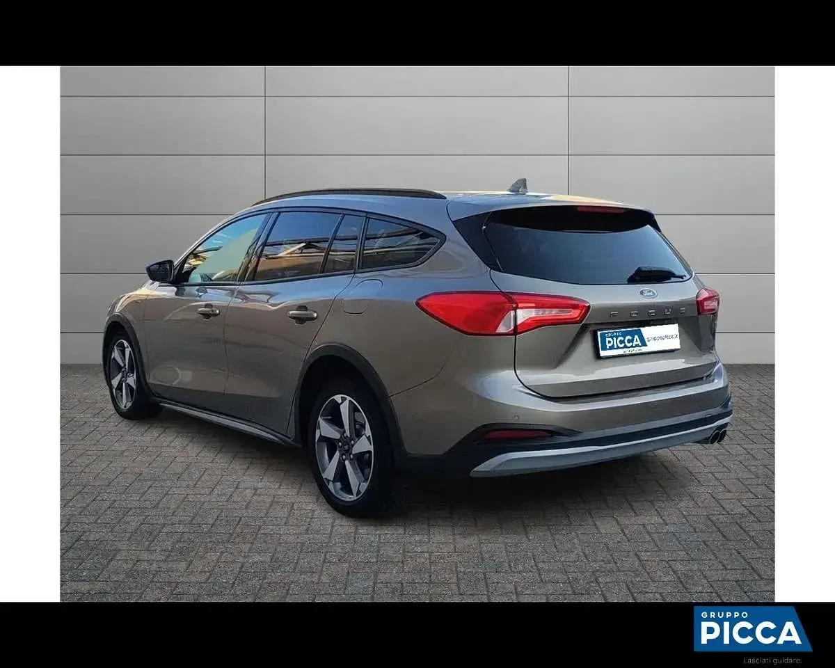 Usata Ford Focus 120 CV (88 kW) 2019 Grigio Station wagon