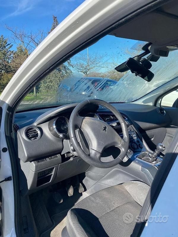 Usata Peugeot 5008 150 CV (110 kW) 2012 Bianco Monovolume
