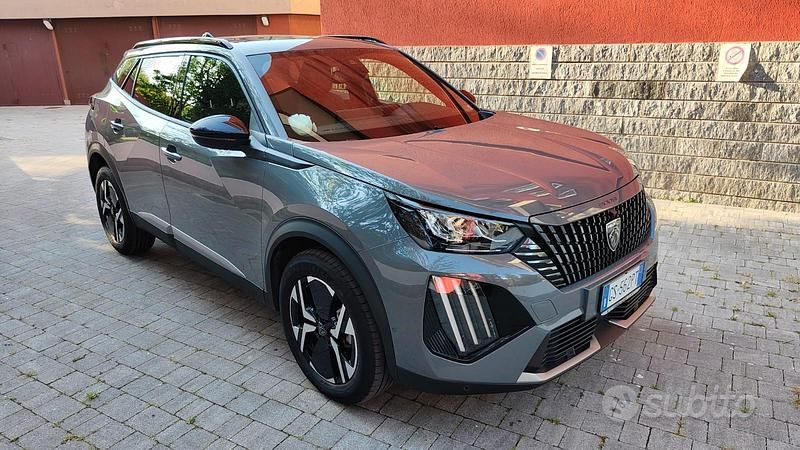 Usata Peugeot 2008 Allure 131 CV (96 kW) 2024 SUV