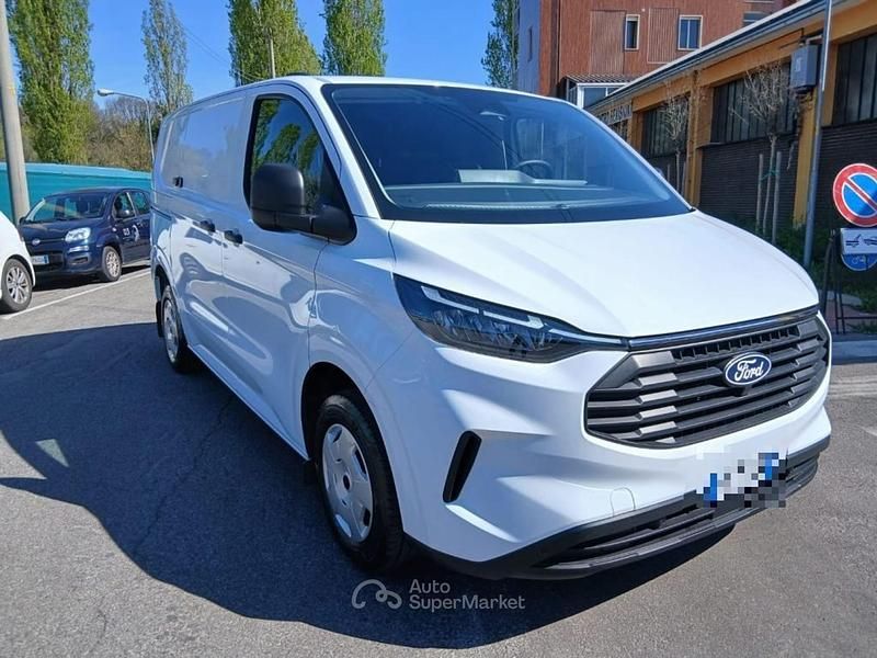 Begagnad Ford Transit Custom Trend 136 HK (100 kW) 2024 Vit Sedan