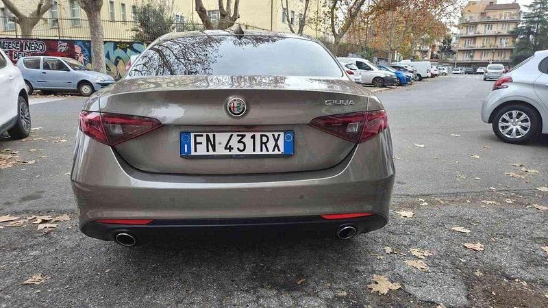 Usata Alfa Romeo Giulia Executive 180 CV (132 kW) 2018 Grigio Berlina