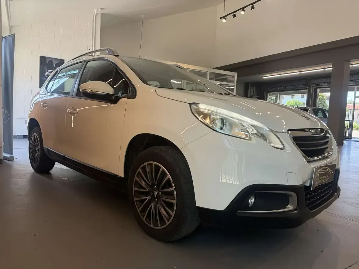 Usata Peugeot 2008 Active 99 CV (72 kW) 2015 Other SUV