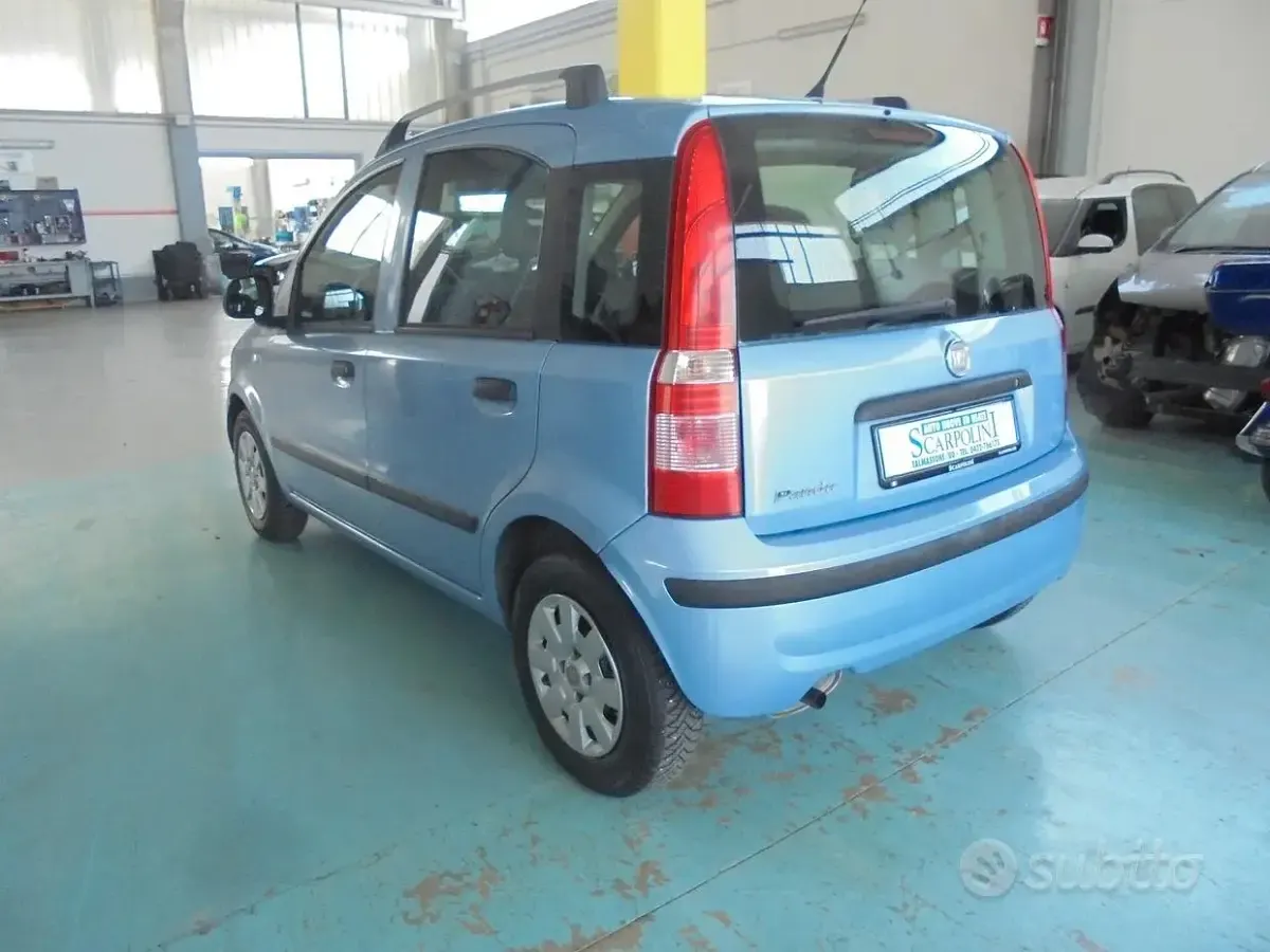 Usata Fiat Panda Dynamic 69 CV (50 kW) 2011 Bluazzurro Utilitaria