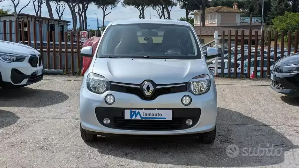 Usado Renault Twingo 69 HP (50 kW) 2022 Cinzento Citadino