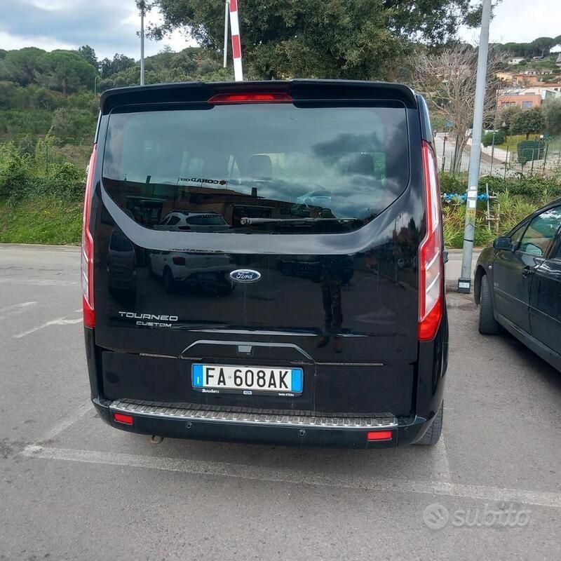 Usata 2015 Ford Tourneo Custom S Furgone | 20.000 € (Super prezzo) - Immagine 1/4