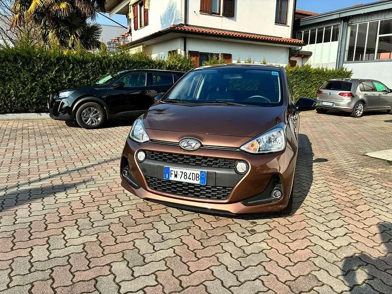 Usata Hyundai i10 67 CV (49 kW) 2019 Marrone Utilitaria
