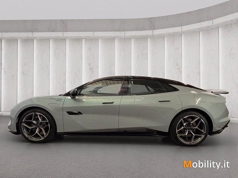 Usata Lotus Emeya 450 kW (612 CV) 2024 Grigio boreale Utilitaria