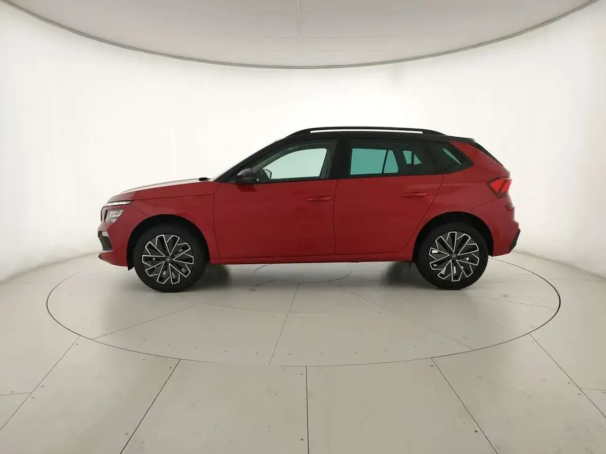 Usata Skoda Kamiq 95 CV (69 kW) 2025 Rosso velluto metallizzato nero tulipano SUV