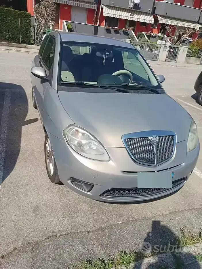 Usata Lancia Ypsilon 80 CV (58 kW) 2008 Grigio Utilitaria