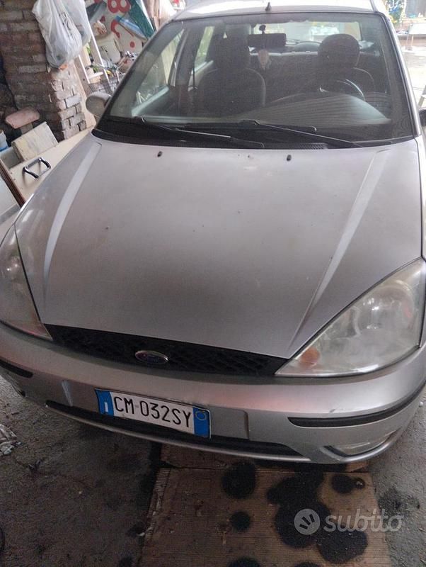 Usata Ford Focus 100 CV (73 kW) 2002 Grigio Berlina