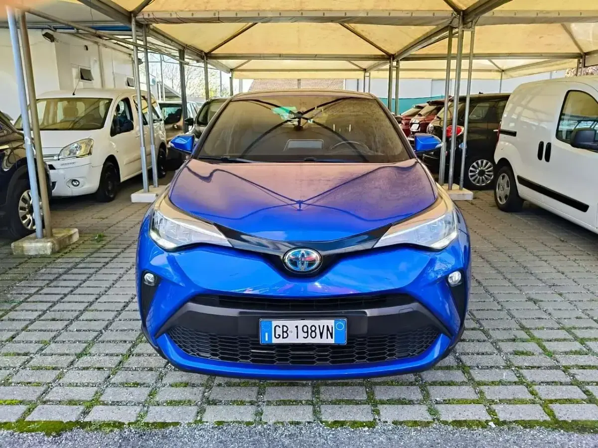 Usata Toyota C-HR Business Edition 98 CV (72 kW) 2020 Blu/azzurro SUV