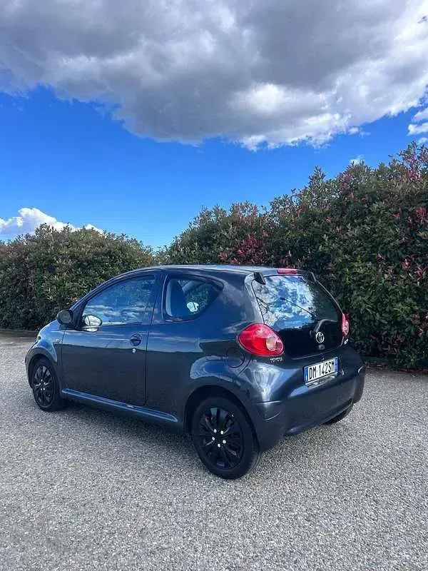 Usata Toyota Aygo 68 CV (50 kW) 2008 Grigio Utilitaria