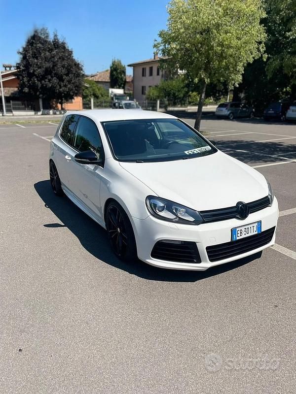 Bianco Usata 2010 VW Golf VI Tre volumi | 7300 € (Buon prezzo) - Immagine 1/4