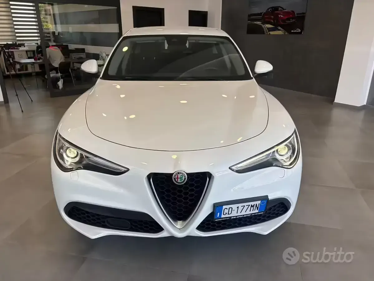 Usata Alfa Romeo Stelvio Business 190 CV (139 kW) 2021 Bianco SUV