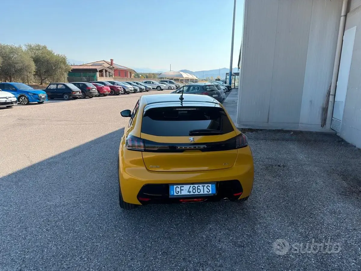 Usata Peugeot 208 GT 101 CV (74 kW) 2021 Giallo Utilitaria