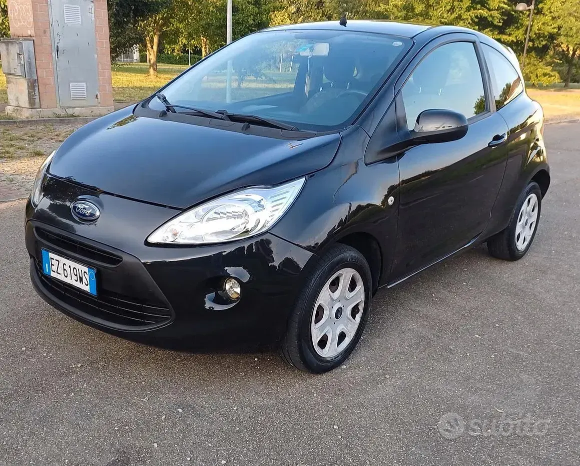 Usata Ford Ka 67 CV (49 kW) 2015 Nero Berlina