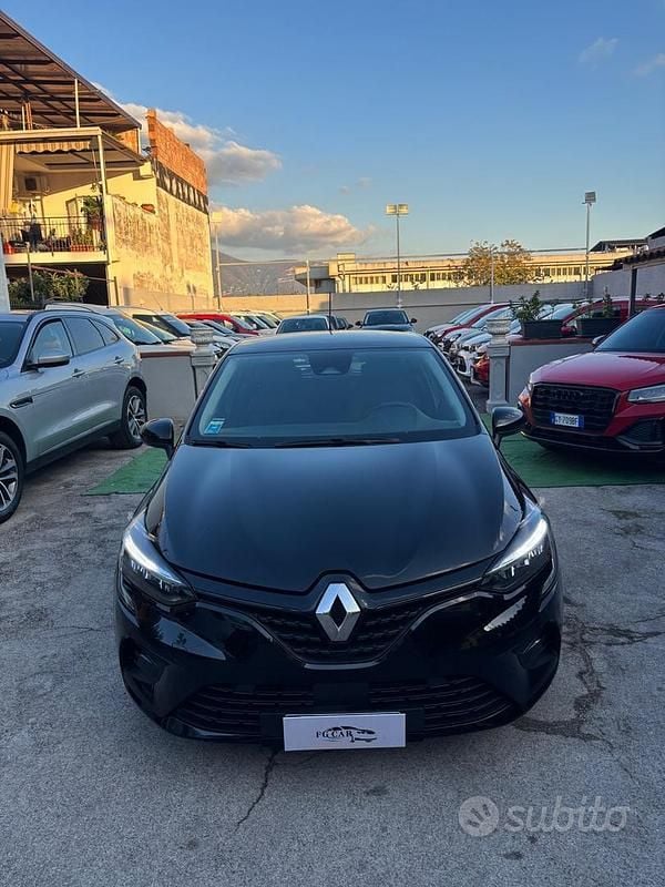 Usata Renault Clio V Intens 101 CV (74 kW) 2020 Nero Berlina