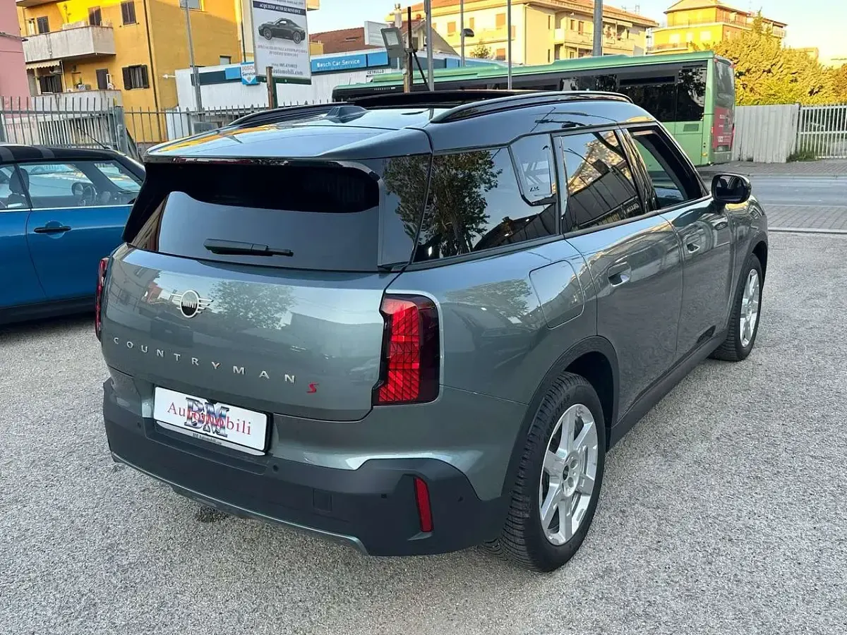 Usata Mini Cooper S Countryman Classic 218 CV (160 kW) 2024 Smokey green SUV