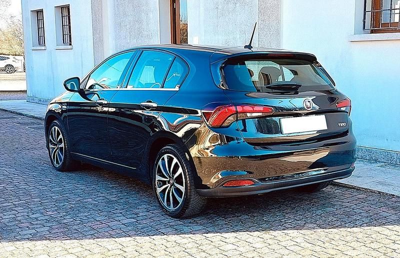 Usata Fiat Tipo Lounge 95 CV (69 kW) 2019 Nero Berlina