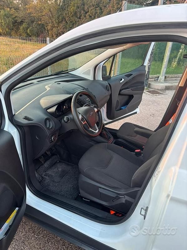 Usata Ford Courier 2020 Monovolume