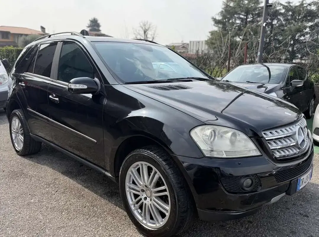 Usata Mercedes ML320 224 CV (164 kW) 2008 Nero SUV