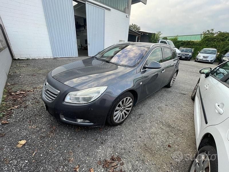 Grigio Usata 2010 Opel Insignia Station wagon | 1300 € (Super prezzo) - Immagine 1/4