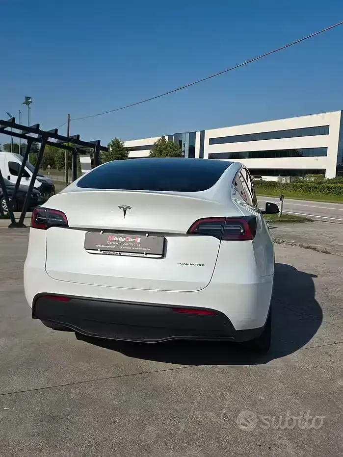 Occasion Tesla Model Y Long Range AWD 152 kW (208 PK) 2023 Wit SUV