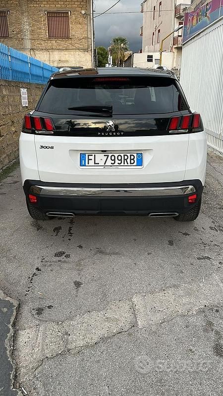 Usata Peugeot 3008 2018 Bianco SUV
