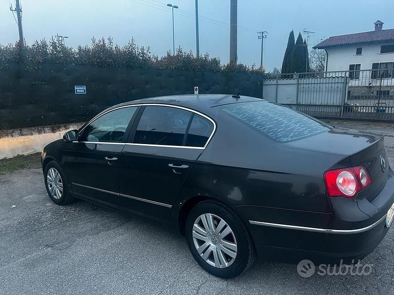 Usata VW Passat 140 CV (102 kW) 2006 Nero Berlina
