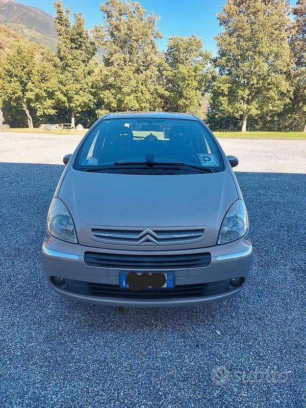 Beige Usata 2006 Citroën Xsara Picasso Elegance Monovolume | 700 € (Ottimo prezzo) - Immagine 1/4