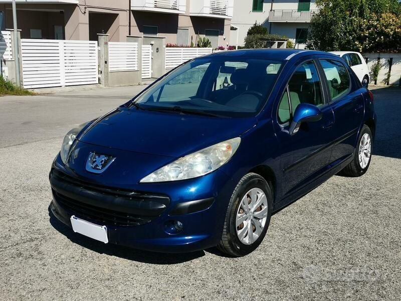 Blu Usata 2007 Peugeot 207 Due volumi | 1900 € (Ottimo prezzo) - Immagine 1/4