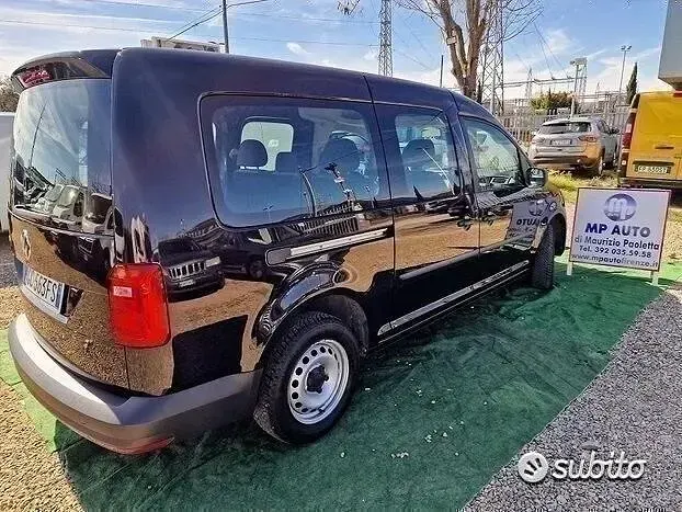 Usata VW Caddy 140 CV (102 kW) 2020 Nero Monovolume
