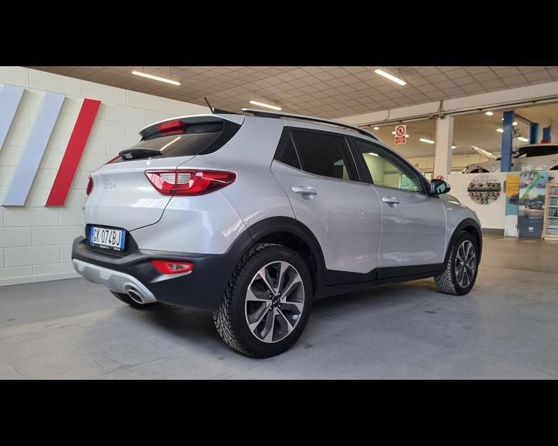 Usata Kia Stonic Style 101 CV (74 kW) 2022 Grigio SUV