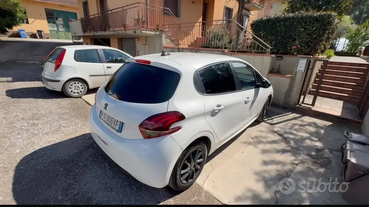Usata Peugeot 208 83 CV (61 kW) 2019 Bianco Utilitaria