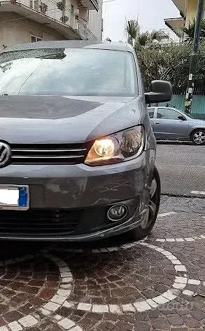Usata VW Caddy 140 CV (102 kW) 2015 Nero Monovolume