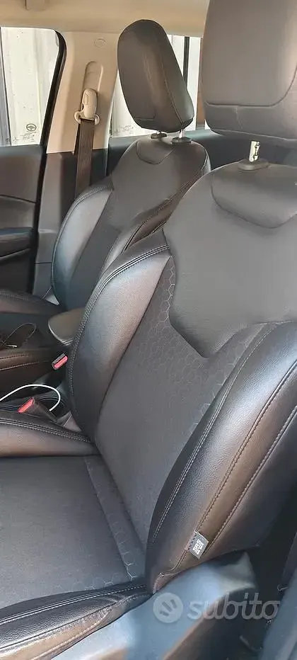 Usata Jeep Compass 120 CV (88 kW) 2019 Grigio SUV