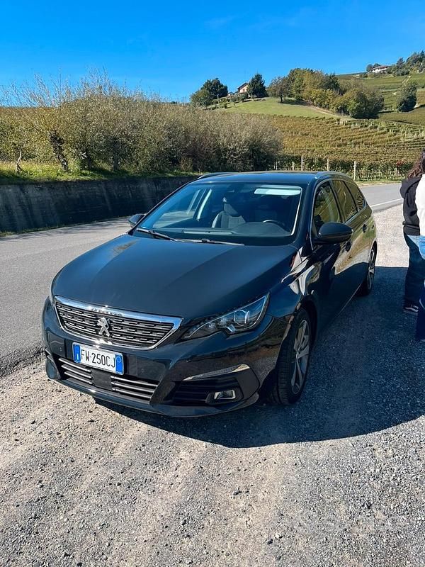 Usata Peugeot 308 SW Allure 130 CV (95 kW) 2019 Blu Station wagon