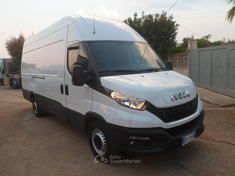 Usata Iveco Daily 160 CV (117 kW) 2020 Bianco Furgone