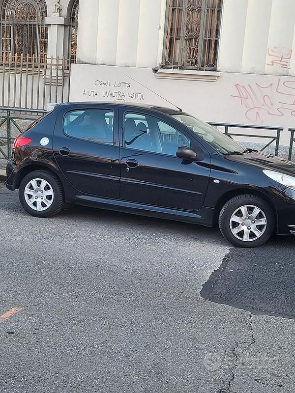 Usata Peugeot 206 60 CV (44 kW) 2012 Nero Berlina