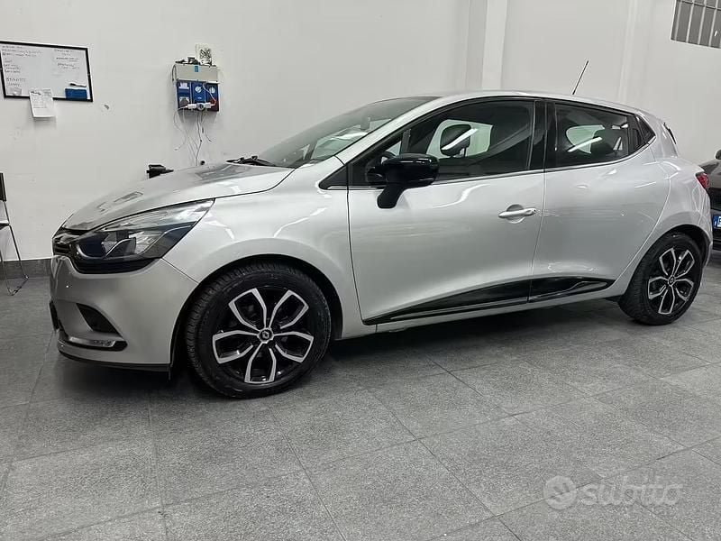 Usata Renault Clio IV Life 90 CV (66 kW) 2019 Grigio Berlina