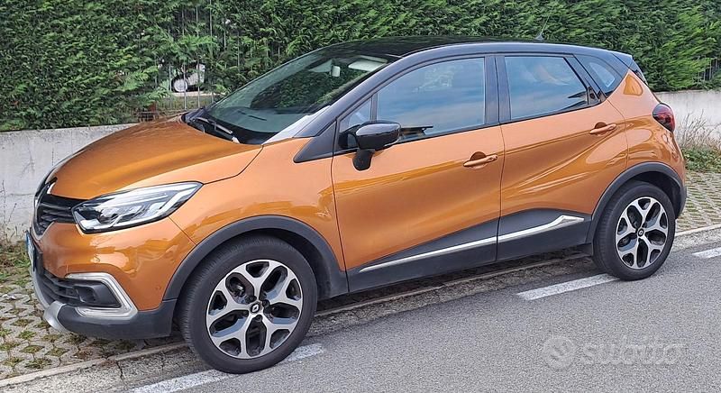 Arancione Usata 2017 Renault Captur Intens SUV | 11.000 € (Buon prezzo) - Immagine 1/4